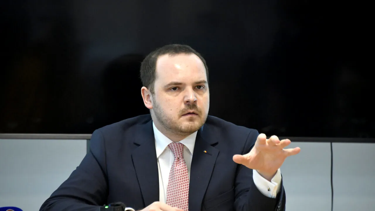 Alexandru Rogobete cere o nouă definiție în DEX pentru „dubla măsură” aplicată de PNL și USR: „modul de guvernare al Alianței Bolofile”
