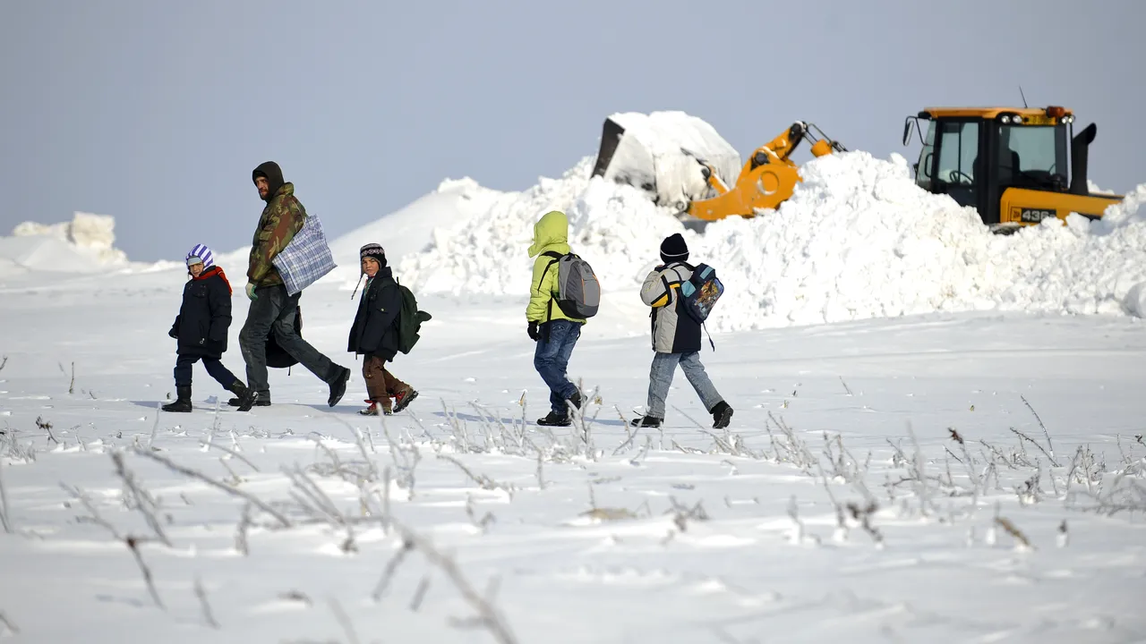 VREMEA. COD ROȘU. Elevii din București NU merg la ore joi. Lista județelor în care școlile rămân închise și joi. UPDATE