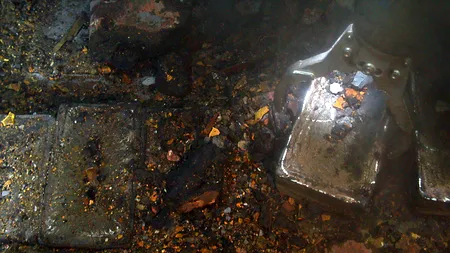 De pe epava unui vas britanic aflat peste 5.000 de metri adâncime a fost recuperată o comoară