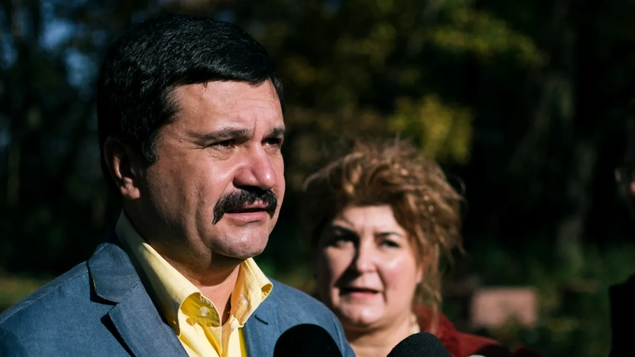 Șeful CJ Arad, reținut după ce a fost prins luând mită de la un om de afaceri, arestat preventiv