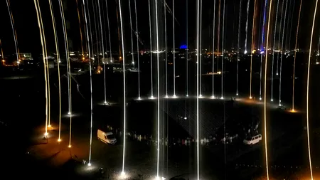 Demers inedit: 4.000 de yoghini din țară și din străinătate, prezenți la meditația în spirală de la Costinești - FOTO 