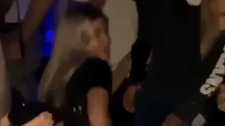 I s-au rupt pantalonii la spate chiar în mijlocul petrecerii, dar ce a făcut tânăra după a șocat pe toată lumea: „Toți cei care treceau pe lângă mine râdeau cu lacrimi