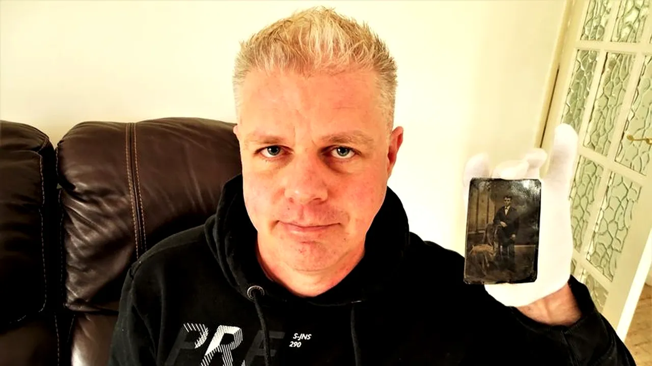 Ce a descoperit un bărbat care a cumpărat o fotografie veche de pe internet. „Orice este posibil pe eBay