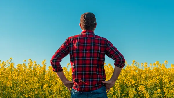 Un bărbat deține cel mai lung nume din lume. Povestea din spatele celor 2.253 de cuvinte întinse pe 7 pagini pe certificatul de naștere