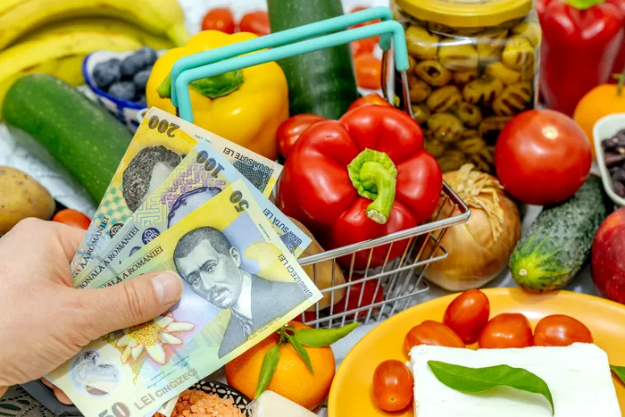 Realitatea economică românească. Trăim de pe o zi pe alta. Cum a ajuns să intre pe minus consumul. Salariile nu au ținut pasul cu inflația