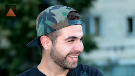 Afty, un rapper român din Vaslui, a murit, după ce mașina în care se afla a fost lovită de tren, în Marea Britanie