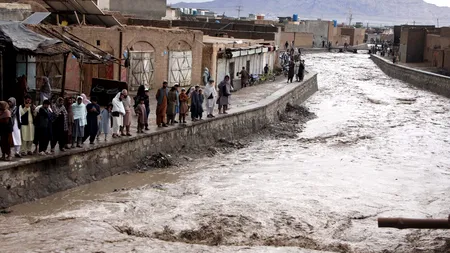 Ploile torențiale din Afganistan au făcut prăpăd: Cel puțin 61 de morți și 116 răniți