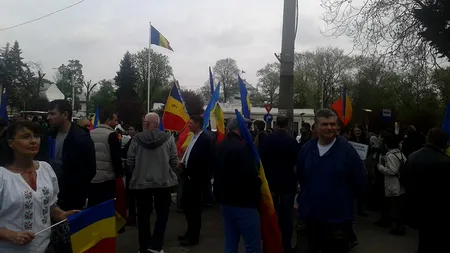 Protest cu cântece legionare la Cotroceni  împotriva construirii unei moschei în Capitală