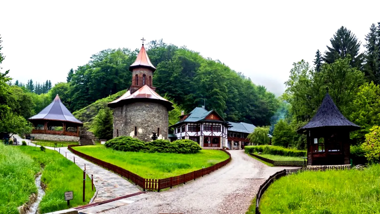 Istoria fascinantă a Mănăstirii Prislop, locul unde a fost îngropat Arsenie Boca, denumit 