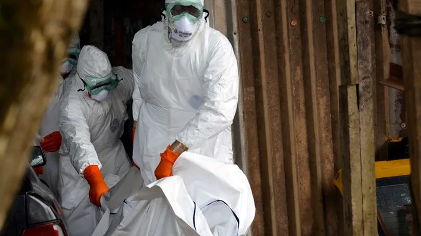 Ebola se dezlănțuie în Africa de Vest. Aproape jumătate din cei 7500 de oameni infectați au murit