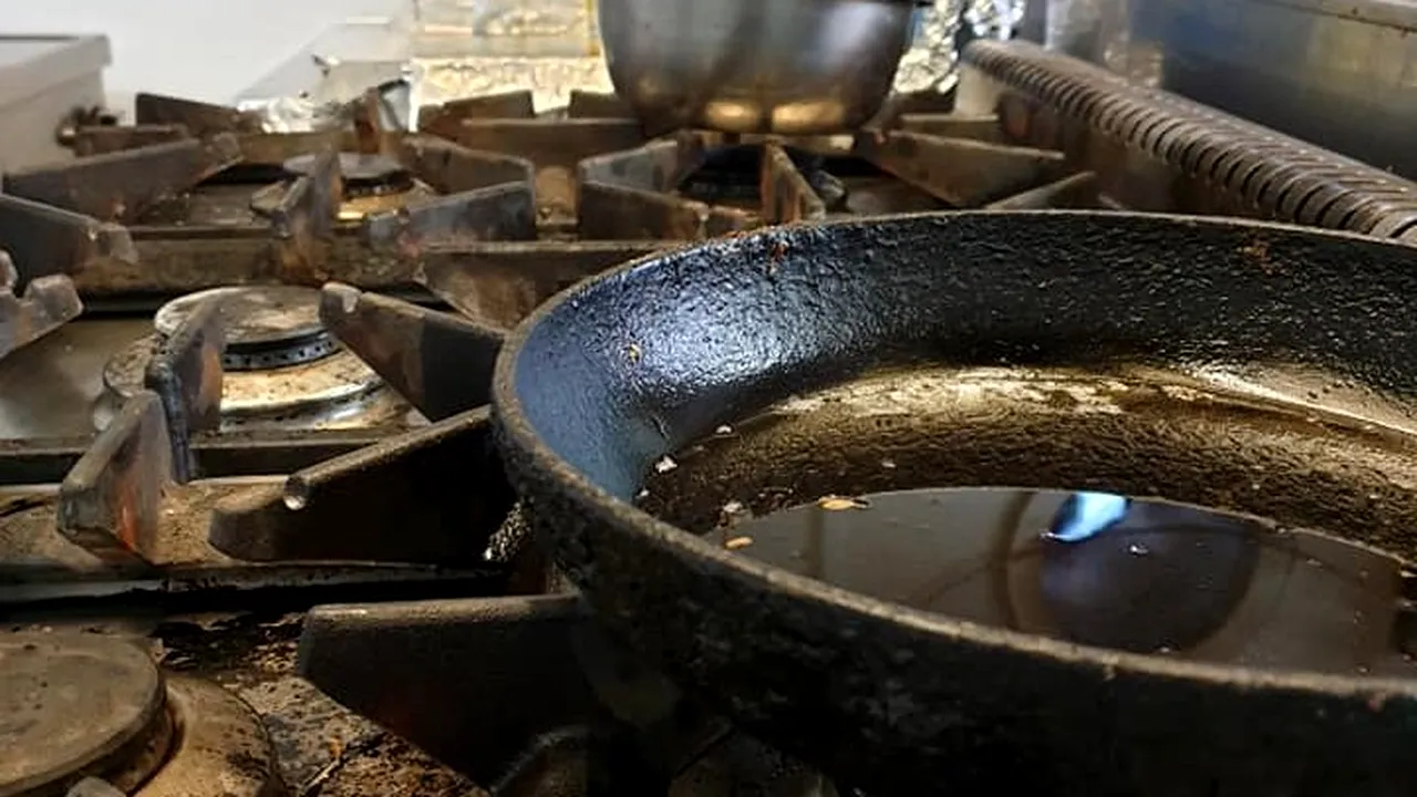 Cantinele din Portul Constanța, un risc pentru clienți: Mizerie, ustensile nepotrivite și produse fără dată de valabilitate