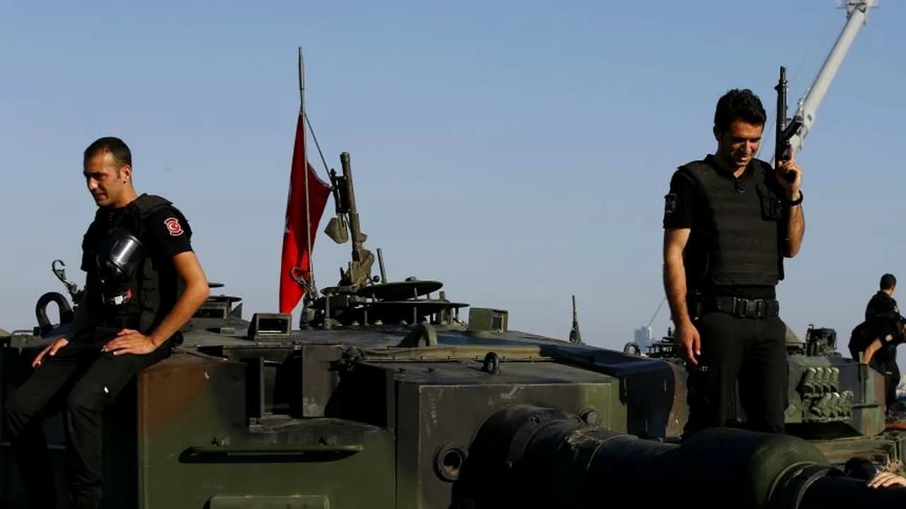 Trei militari, răniți într-un atac armat în apropiere de Antalya