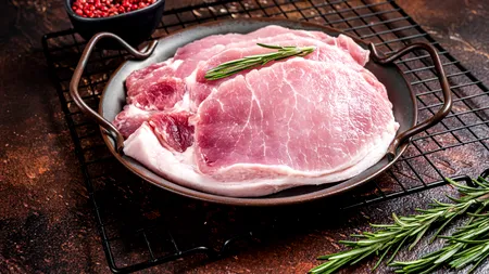 PORCUL românesc de calitate superioară care se vinde tot mai mult. Este considerat o adevărată delicatesă