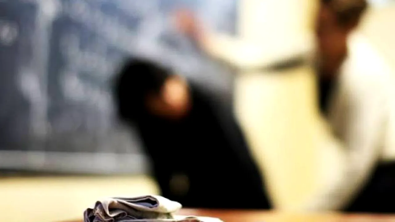 Dosar penal pentru învățătoarea care i-a numit pe copii „gunoaie