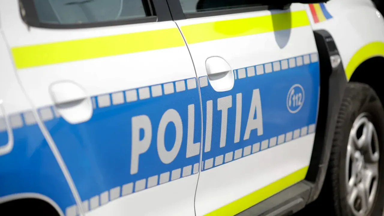 O tânără ACUZĂ un șofer de microbuz că ar fi agresat-o sexual: „A început să mă mângâie pe picioare”