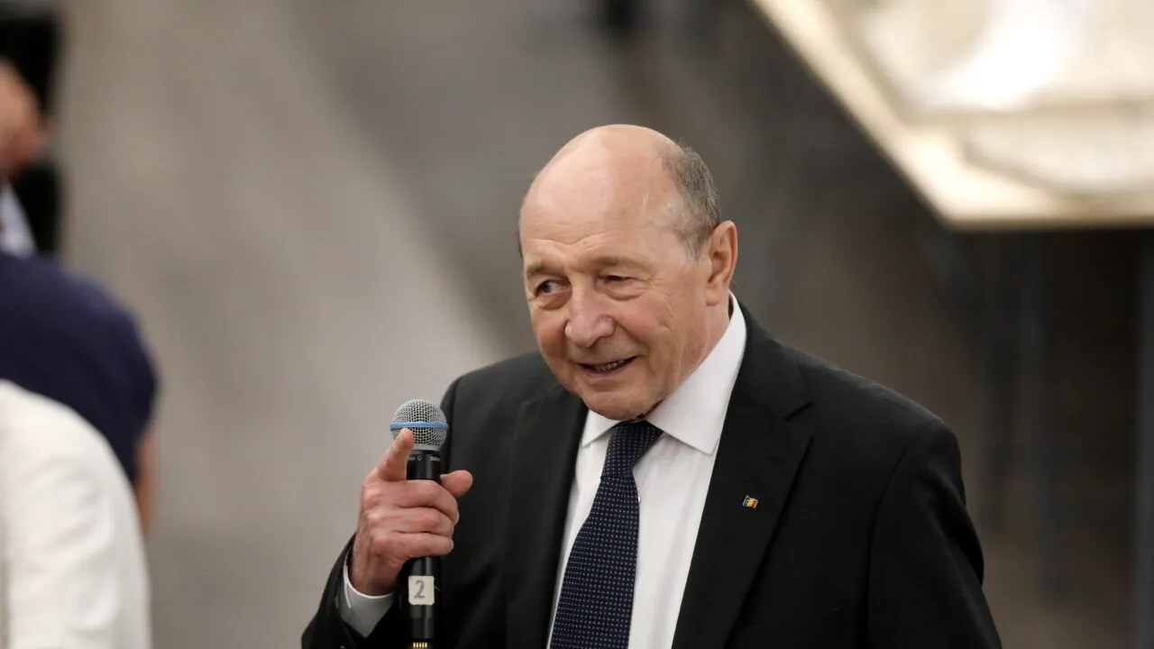 Traian Băsescu a bifat prezența la Zilele Studenților Timișoarei. Dan Alexa și Alfred Simonis, printre cei care au purtat dialoguri