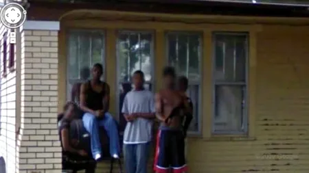 GALERIE FOTO: Cele mai ciudate imagini surprinse de mașinile Google Street View