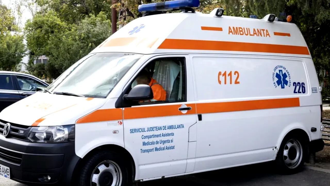 Doi bărbați, răniți în timp ce lucrau la autostrada Sibiu-Pitești. Peste ei s-a surpat un mal de pământ