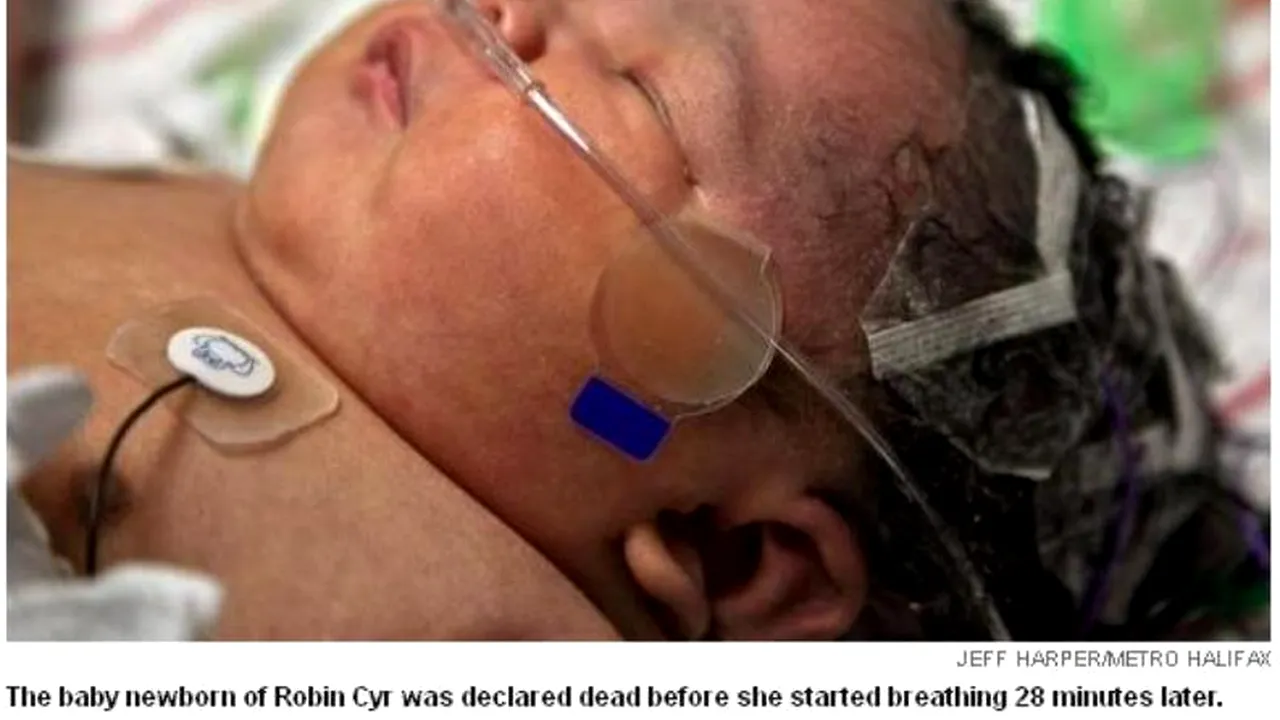 Ce s-a întâmplat la o jumătate de oră după venirea pe lume a acestui copil. 