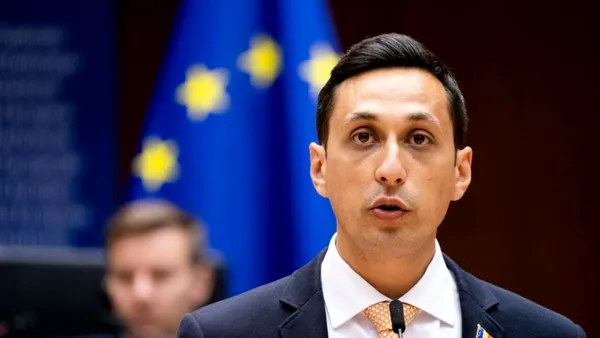 Vlad Gheorghe, consilierul lui Bolojan, ridiculizează PSD: „Nu-i mai crede nimeni că pleacă”. Nici Grindeanu nu a scăpat de ironiile consilierului