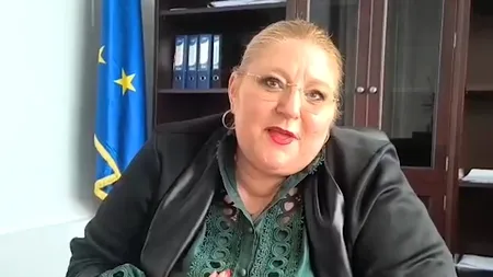 Diana Şoşoacă spune că este acuzată că a aprins lumânări la morţi: 