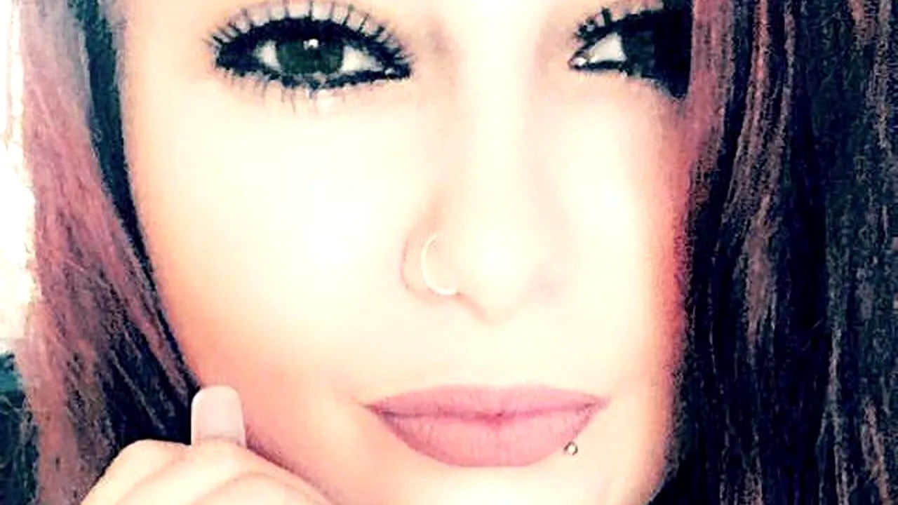 Își vinde inelul de logodnă printr-un anunț inedit: „Sper să se vândă mai repede decât rezista fostul în pat