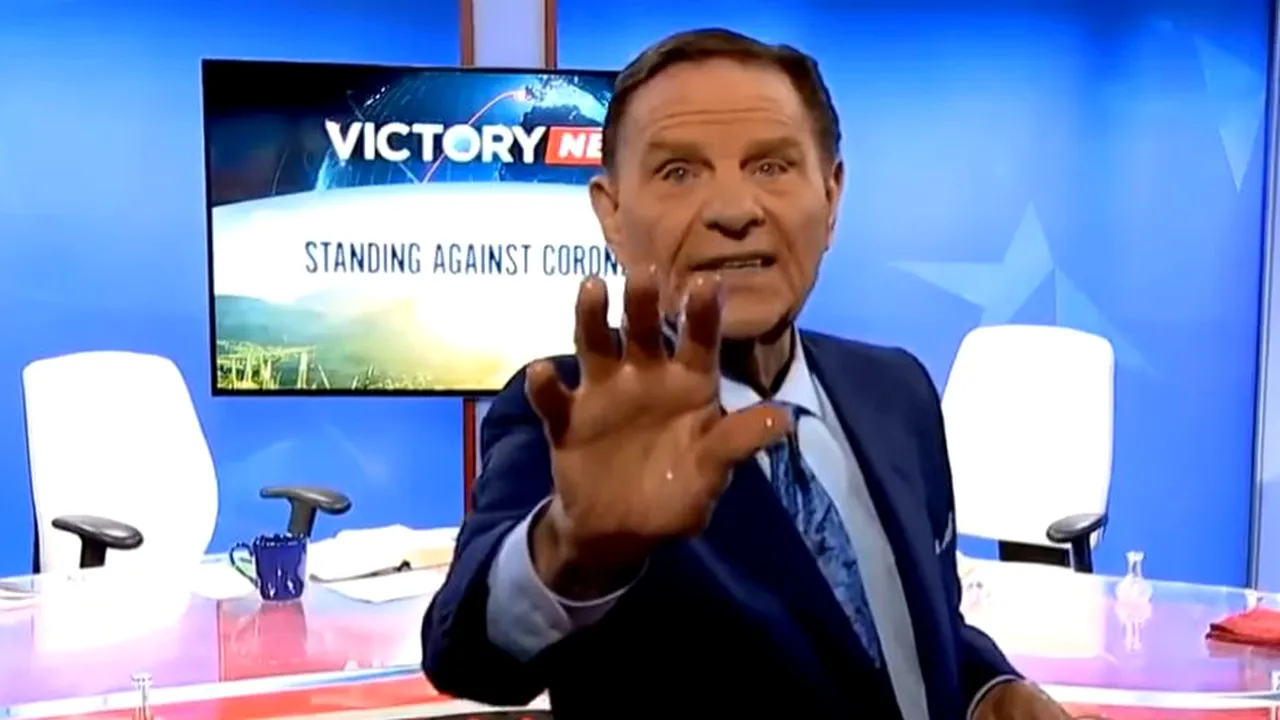 CORONAVIRUS. Un american susține că vindecă oamenii prin televizor de COVID-19: „Pune mâna pe televizor. Aleluia. Acum spune: O iau. O am. E a mea”