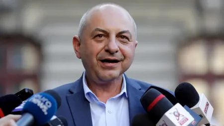 Cum se APĂRĂ Cîrstoiu de acuzațiile de incompatibilitate: O modificare creată de USR a creat un haos în sistemul de sănătate