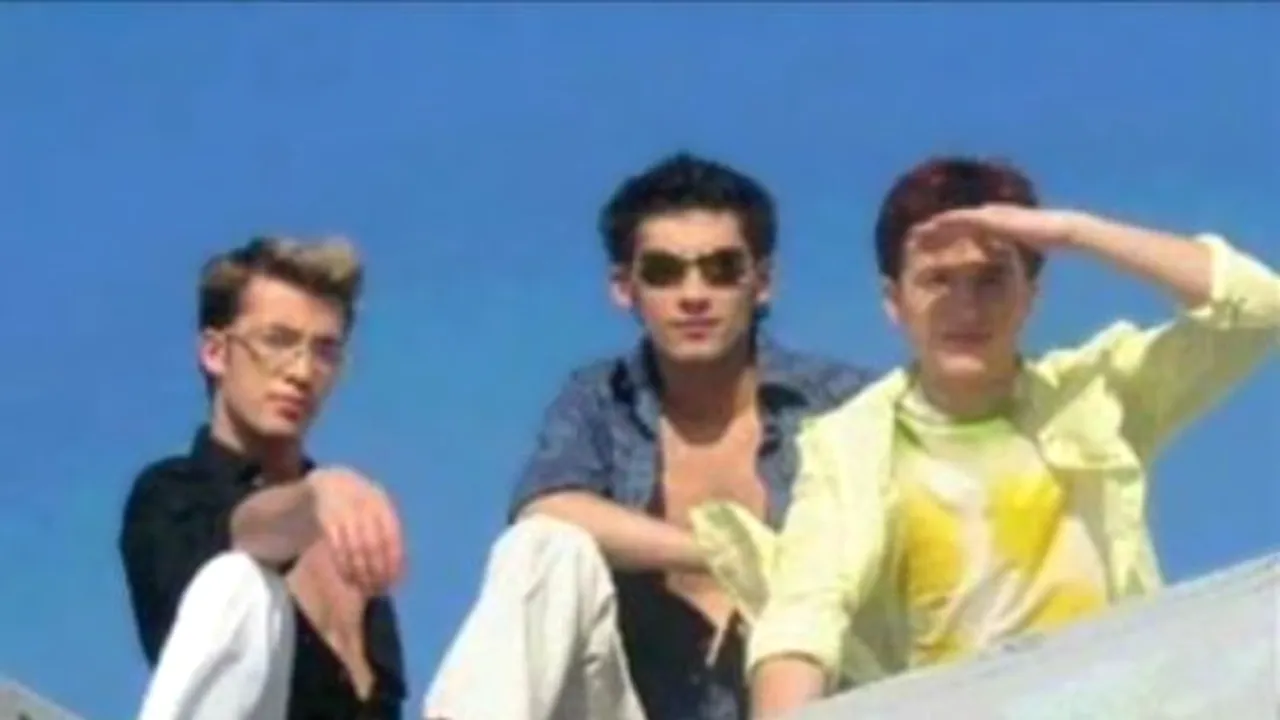 Melodia în limba română cântată în întreaga lume a ajuns în topul celor mai bune piese lansate vreodată de boyband-uri