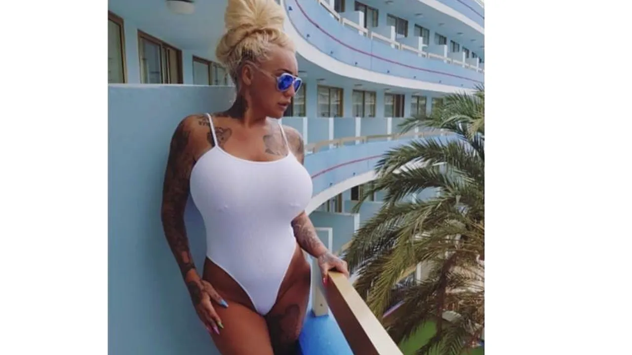 Actrița porno Bambi Black, la un pas de moarte, după ce și-a mărit buzele de patru ori: „Am simțit cum se umflă cât vezi cu ochii