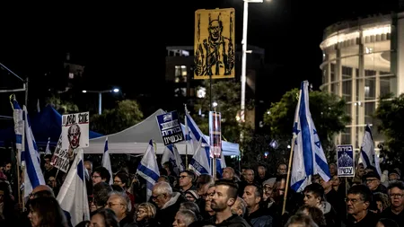 RĂZBOI Israel-Hamas, ziua 261. Protest la Tel Aviv împotriva premierului Netanyahu/Sediul Crucii Roșii din Gaza, pulverizat!