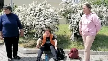 Crimele din Caracal. Mama Alexandrei Măceșanu, în fața Tribunalului Olt: „Tot pe noi ne amendează?”