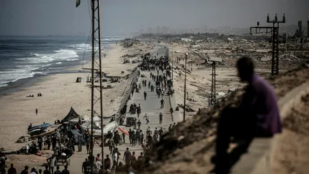 Marea ÎNTOARCERE a palestinienilor în Gaza, în imagini. 200.000 de oameni au revenit la casele lor, doar pentru a le găsi distruse