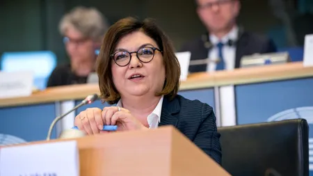 Franța, pusă la zid de comisarul european pentru Transporturi. Adina Vălean intervine în războiul restricțiilor de circulație