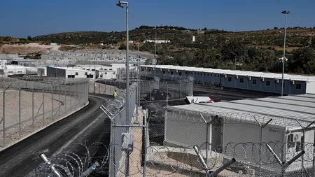 Grecia a inaugurat primul centru „închis cu acces controlat” pentru migranți