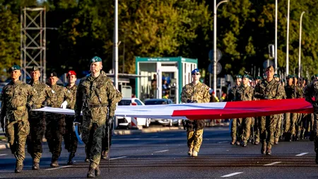 Polonia va organiza cea mai mare paradă militară din istoria țării. 1.800 de soldați, inclusiv din România, vor defila la Varșovia. Când va avea loc marele eveniment
