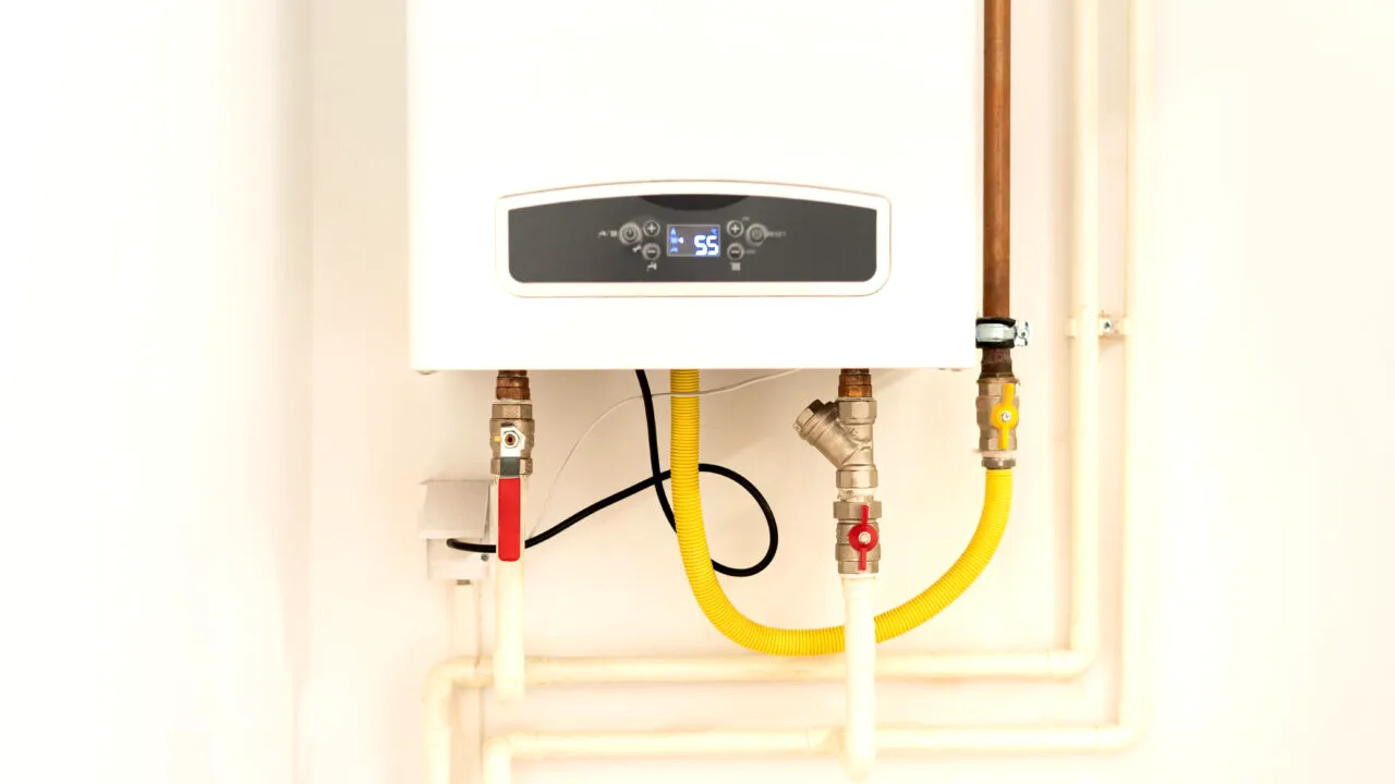 Situațiile în care pot apărea defecțiuni la centrala de apartament. Semnele care pot indica o problemă majoră