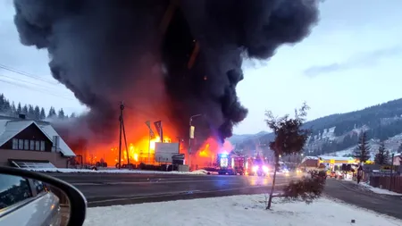 INCENDIU de proporții la un depozit de anvelope din Suceava. Pompierii intervin de urgență. A fost emis mesaj Ro-Alert - VIDEO