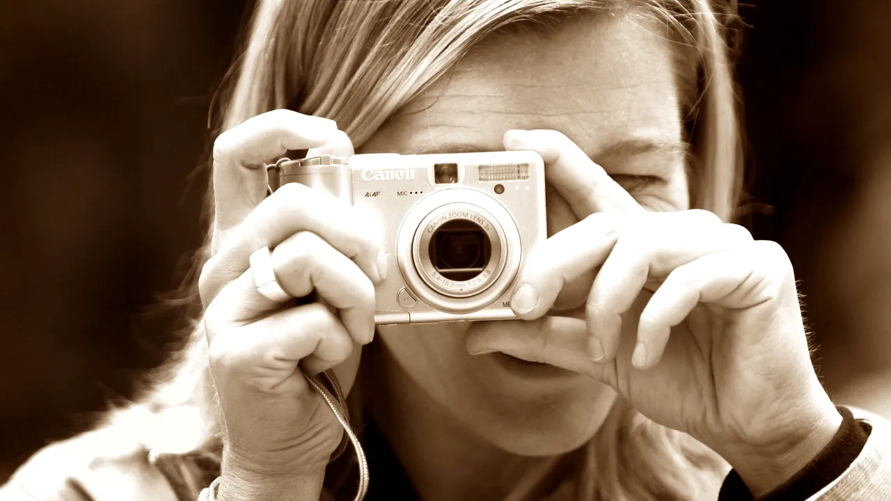 ROMÂNCĂ, nominalizată la premiile celui mai mare concurs de FOTOGRAFIE din lume