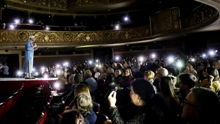 Gest IMPRESIONANT în Sala Mare a Teatrului Național din Timișoara: cum au reacționat spectatorii când a apărut o problemă tehnică