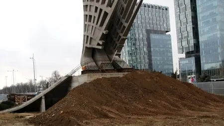 Cum arată monumentul Aripi, instalat în Piața Presei