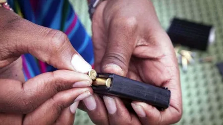 Guvernul suedez finanțează un curs de lunetiști pentru refugiați
