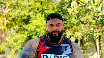 <span style='background-color: #2c4082; color: #fff; ' class='highlight text-uppercase'>VIDEO</span> Interlopul Bebino și un alt membru al grupării Sportivilor, puși sub control judiciar. Aceștia au sechestrat, bătut și jefuit doi bărbați