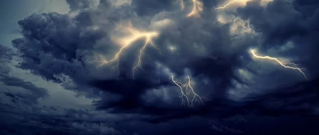Meteorologii dau ALERTA: furtuna Pia ajunge în România în câteva zile! Va avea forța unui uragan