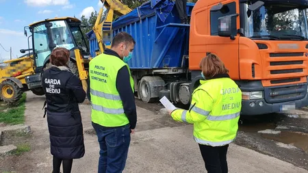 Zeci de mii de kilograme de deșeuri de sticlă spartă, descoperite la Vama Negru Vodă într-un camion care venea din Bulgaria (VIDEO)