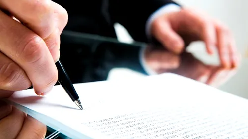 Denunțarea clauzelor abuzive din contracte, propusă spre amânare pentru 1 februarie 2014 - SURSE