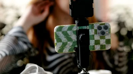 Școală de influenceri în IRLANDA. Influencer cu studii superioare