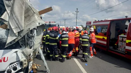 Accident înfiorător. Cum a evitat un șofer de microbuz o tragedie la Lețcani