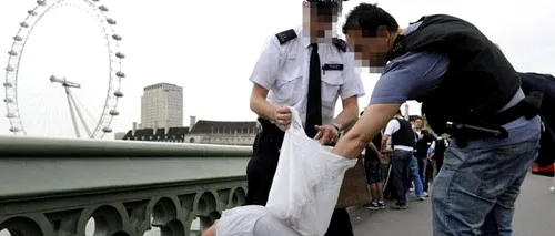Doisprezece români suspectați de escrocherie, arestați în cursul unei operațiuni inedite, la Londra