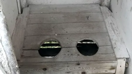 Coaliția pentru educație cere școli și grădinițe fără wc-uri în curte și dă termen limită guvernului